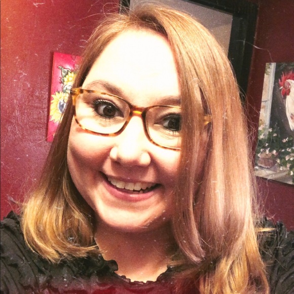 Meet your Posher, Christina - Picture 3 of 5